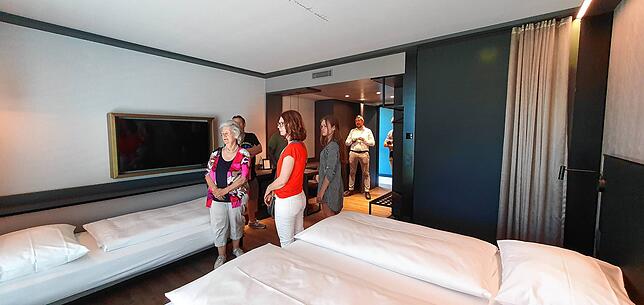 Auch die Hotelzimmer besichtigten die Besucher.