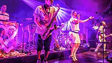 Äl Jawala entfacht mit zwei Saxophonen und viel Percussion das Feuer einer ganzen Gypsy Brass Band. Am 21. Juli eröffnen sie mit einem ...