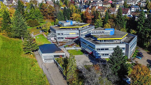 Die markanten Grässlin-Sechseck-Gebäude an der Bundesstraße: Die Zukunft der Bauten ist noch offen.