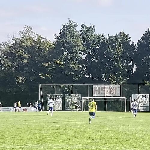 In der 71. Minute haben die Hausherren die Vorentscheidung auf dem Fuß.