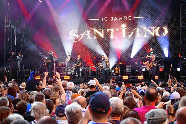 Bild 1: Santiano rocken auf dem Schlossplatz (Teil 1)