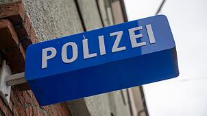 Die Polizei fahndet jetzt nach den unbekannten Schmuckdieben. (Symbolbild)