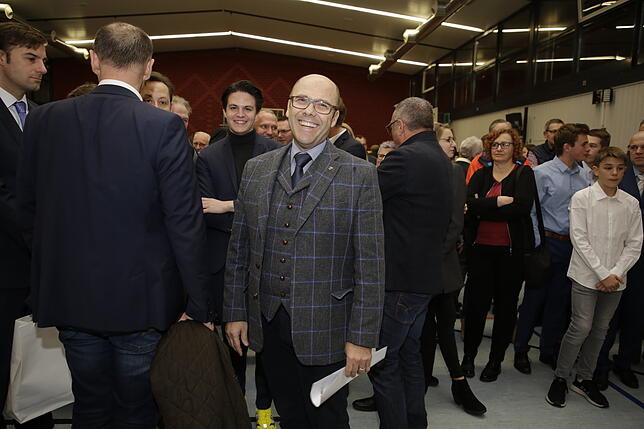 Bild 3: Bilder von der Hilzinger Bürgermeisterwahl in der Hegauhalle