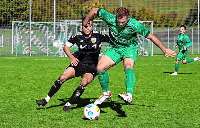 Bild 4: Spannendes, torreiches Duell zwischen TSV Aach-Linz und SV Mühlhausen. Wir haben die besten Bilder!