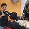 Nach 43 Jahren legt die Wolterdinger Friseurin Christa Wetzel ihr Handwerkszeug nieder und gibt ihren Salon weiter. Bild: Anita Reichart