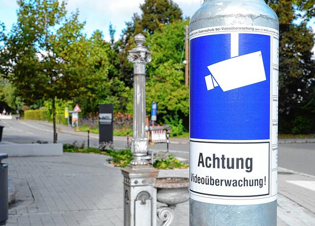 An der Trendsportanlage sind auch Hinweise auf die Videoüberwachung angebracht. Es gilt dabei der Datenschutz, die rechtlichen Vorgaben ...