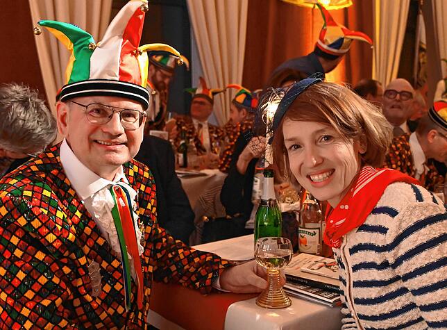 Narrenrichter Jürgen Koterzyna und die neue Bürgermeisterin Susen Katter.