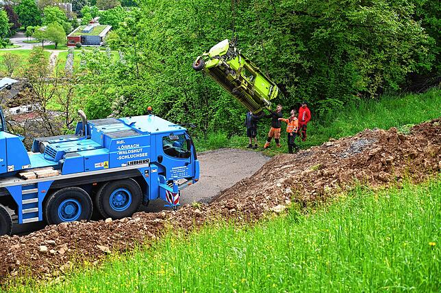 Bild 14: Bergung des Feldhäckslers- Hier sind die Bilder