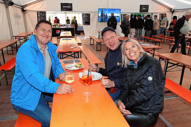 Bild 10: Gute Stimmung und Musik im Konstanzer Hafen – das ist bei der Bodenseewoche los