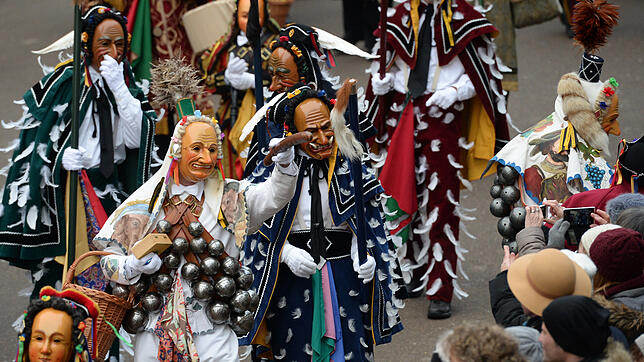 Die schwäbisch-alemannische Fastnacht ist bunt und vielfältig. Aber was steckt hinter den Masken und Gewändern?