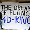 &bdquo;The dream of fyling&ldquo; &ndash; Jan Eberhard (links) und sein großer Bruder Kai haben mit einer Drohne acht Orte der Stadt ...