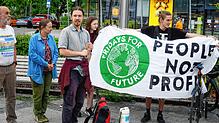 Die Klimaktivisten von Fridays for Future &ndash; hier ein Bild von einer Demo im Juli &ndash; gehen wieder auf die Straße. Dafür wird ...