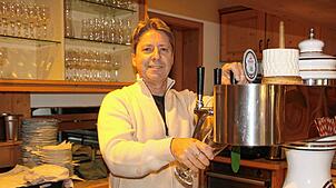 Richard Öxle war insgesamt 25 Jahre im Restaurant „Schwanenstüble“ tätig. Im Service war der 56-Jährige zuhause. Nun ist aber der ...