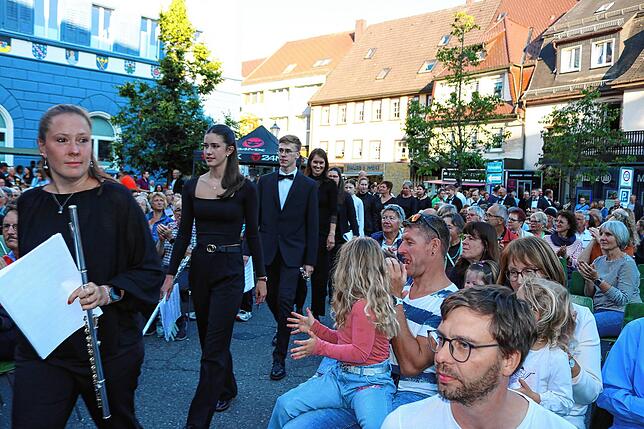 Bild 22: Stadtmusik Löffingen begeistert beim Open-Air-Konzert: Löffinger Städtle ein Klang- und Farbenmeer