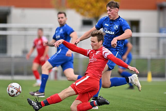 Bild 12: FC Schlüchttal unterliegt mit 1:2 beim TuS Efringen-Kirchen &ndash; und wir haben Bilder!