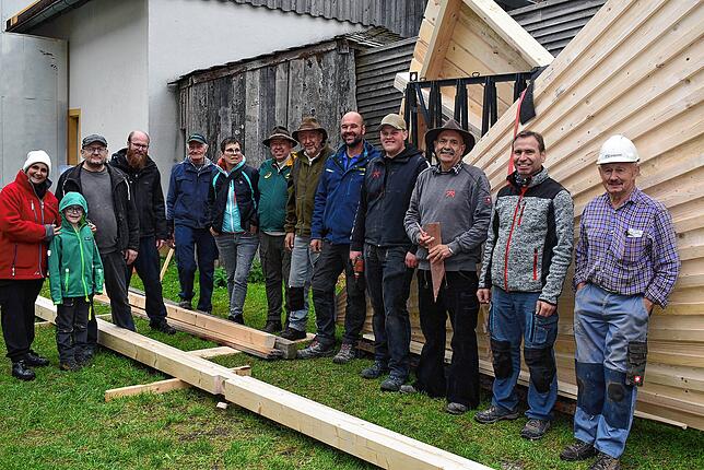 Am 1. Oktober 2024 wurde das Kulissenprojekt – die Windmühle für die Freilichtspiele 2025 – von der Holzbaufirma Bruno Kaiser, Firma ...