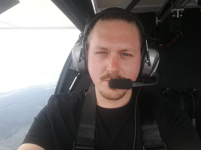 Bild 6: 1000 Meter über dem Erdboden in einem Ultraleichtflugzeug: Im Notfall können wir nicht aussteigen