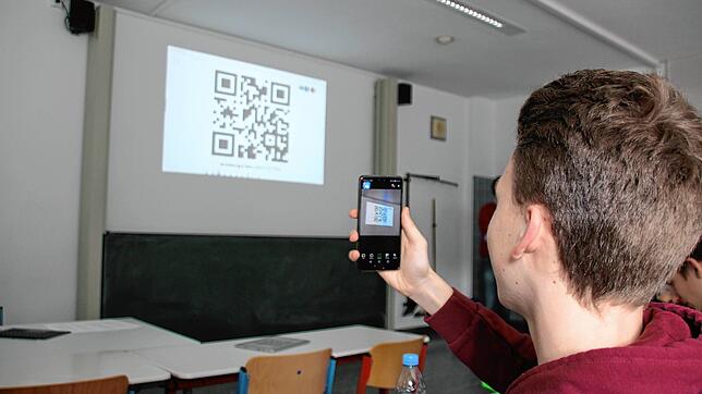 Über QR-Codes können Schüler am Hochrhein-Gymnasium in Waldshut aktiv am digitalen Unterricht teilnehmen.