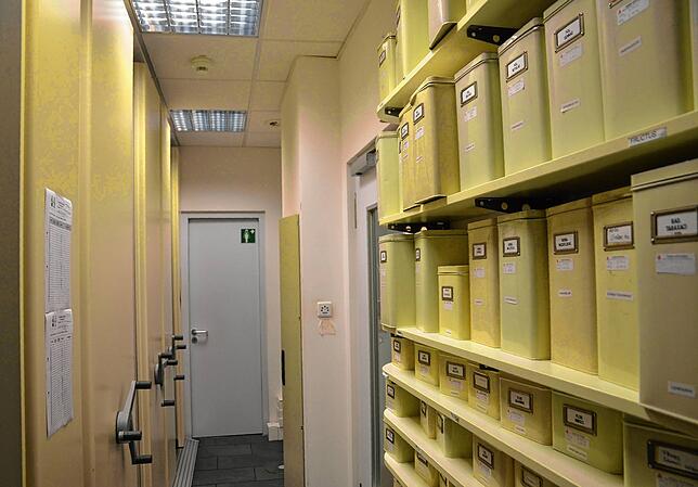 Enge Durchgänge und wenig Platz prägen häufig den Arbeitsalltag in einer Apotheke. Da bleibt wenig Raum, um Patienten zu impfen.