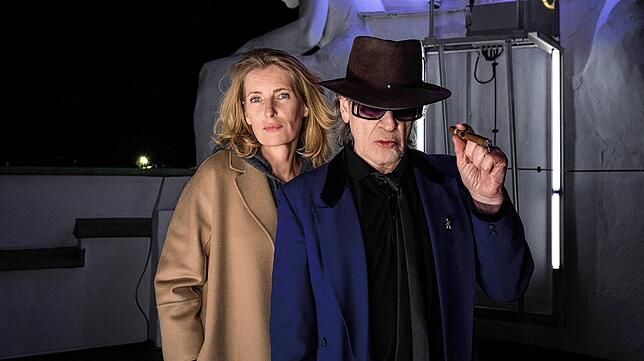 Im Jahr 2021 war Kommissarin Charlotte Lindholm (Maria Furtwängler) mit Udo Lindenberg in einer Szene im “Tatort: Alles kommt ...