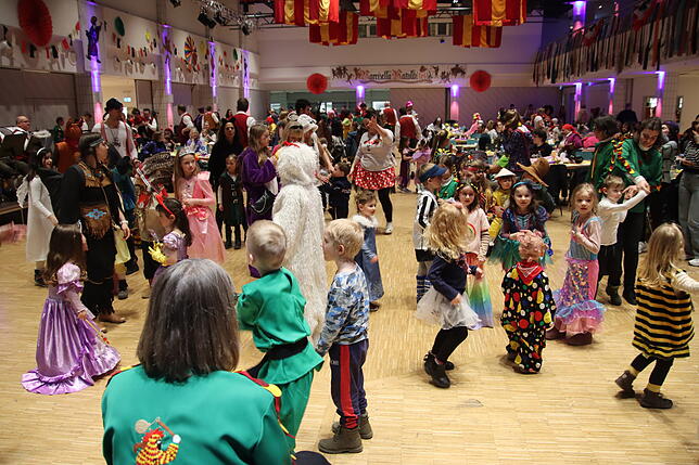 Bild 11: Die besten Fotos vom Hanselegruppe Kinderball: Ein magischer Abend für Kinder!
