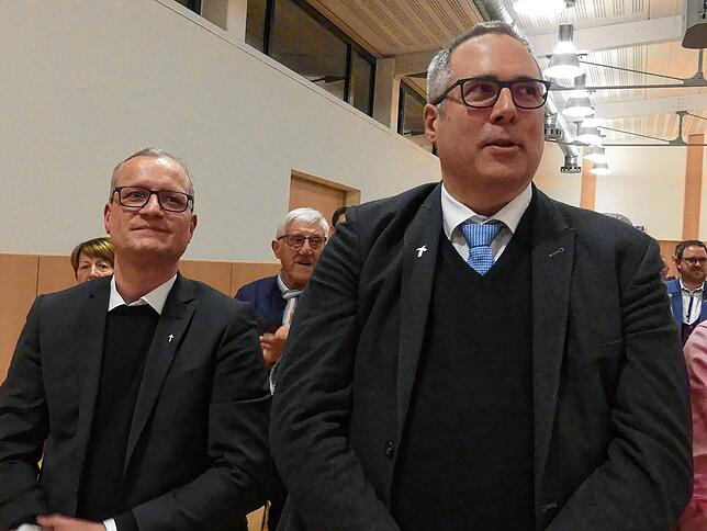 Mit dabei: Dekan Stefan Schmid (links) und der altkatholische Pfarrer Andreas Sturm.
