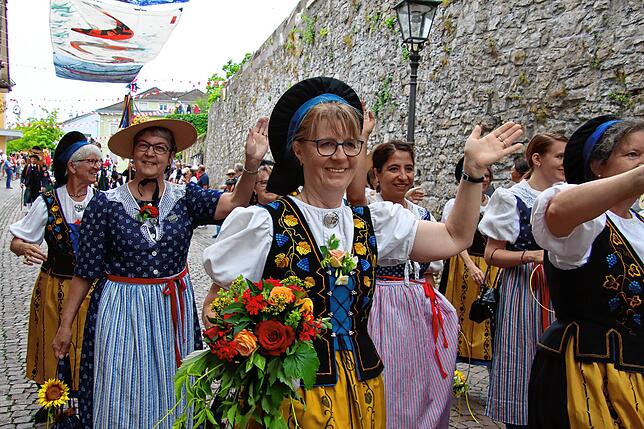 Bild 5: So schön ist unsere Heimat: Bilder vom Festumzug des 610. Schwyzertags in Tiengen