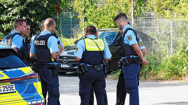 Während des laufenden Fußballspiels: Auf dem Gelände des Türk SV in Konstanz kommt es zu einem größeren Polizeieinsatz. Auch ein ...