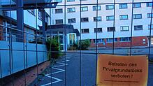 Seit Herbst 2011 steht das ehemalige Schramberger Krankenhaus leer. Seither versucht die Gemeinde es an Investoren zu verkaufen. ...