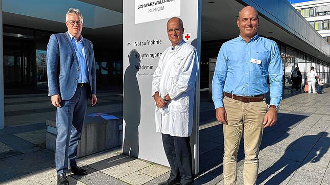 Das Schwarzwald-Baar-Klinikum ist am Limit. Auch deswegen appellieren (von links) Klinik-Geschäftsführer Matthias Geiser, der ärztliche ...