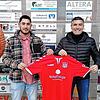 Der erste Neue beim FV Lörrach-Brombach: Der künftige Trainer Tiziano Di Domenico (links), sein Co-Trainer Antonio Ratto und Sportchef ...