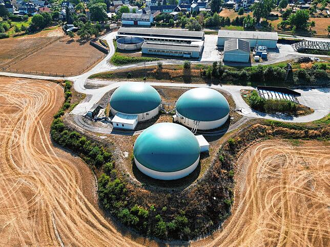 Blick von oben auf eine Biogasanlage in Thüringen.