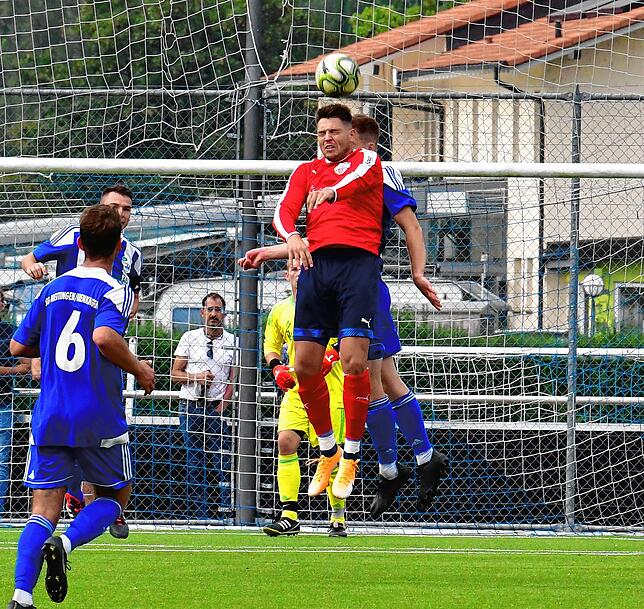 Zwei Tore zum Geburtstag: Stjepan Kovacevic feierte am Samstag seinen 28. Geburtstag und traf dabei doppelt zum 2:2 gegen den FC Schönau.