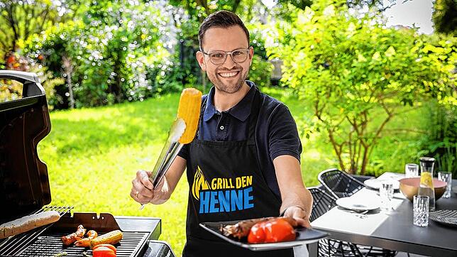 „Grill den Henne“: Der OB-Kandidat lässt sich zur Grillparty einladen.