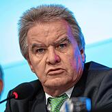 „Man kann es echt auch übertreiben“, kritisiert der frühere Umweltminister Franz Untersteller die Neubewertung von Holzenergie.