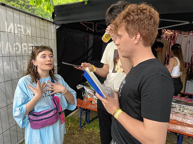 Interviews und viele andere spannende Einblicke – auch das gehört dazu bei der Pop-Up-Redaktion auf dem Campus-Festival. 2023 konnte ...