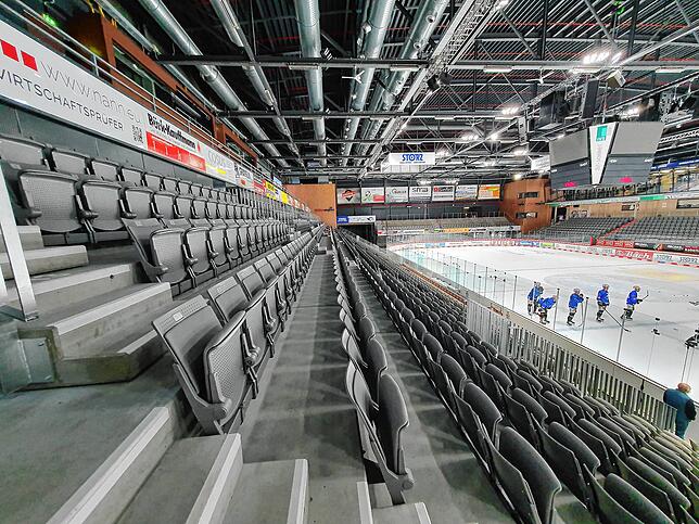 Die innen neu gestaltete Arena kennen die Fans nicht im Original. Bis zum Samstag werden die fast alle letzten Arbeiten abgeschlossen ...