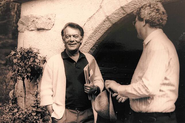 Bilder von den Dreharbeiten der Schwarzwaldklinik vor dem Hüsli in Grafenhausen mit Schauspieler Klausjürgen Wussow und dem damaligen ...