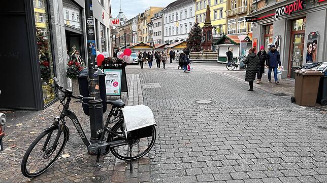 Am Samstagabend, 25. November, hat sich auf der Kanzleistraße ein Unfall ereignet.