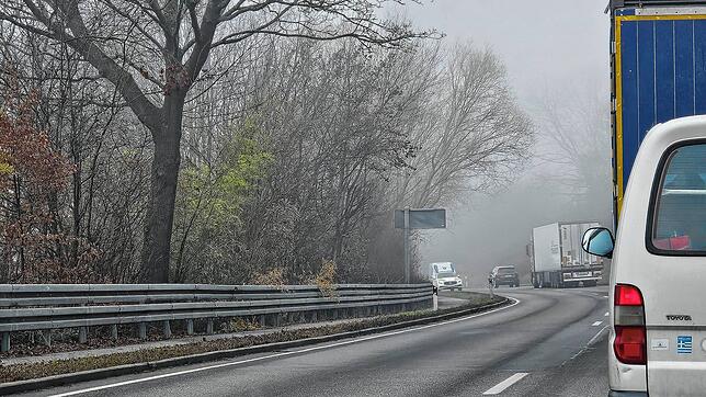 Stockender Verkehr auf der B31 zwischen Immenstaad und Stetten.