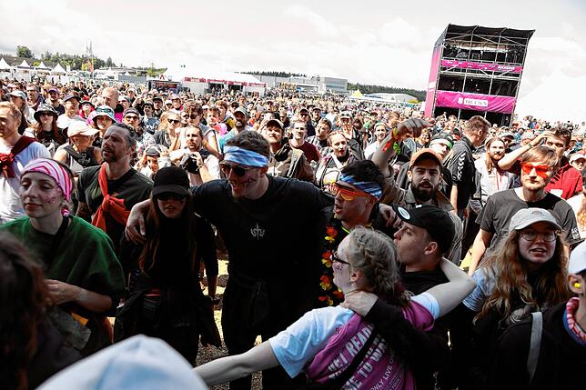 Bild 16: Die besten Bilder vom Auftritt von Fatoni auf dem Southside 2024