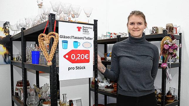 Iris Gähme, Geschäftsführerin des DRK Donaueschingen, ist auch für die Kleiderwelt zuständig. Hier werden Artikel im Zeichen der ...