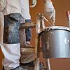 Um Streit mit dem Handwerker zu vermeiden, sollten Verbraucher mehrere Angebote vergleichen. Auch sind klare Vereinbarungen und ...