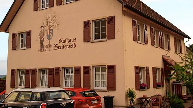 Wenn es der Etat der Stadt Waldshut-Tiengen zulässt, soll das Rathaus in Breitenfeld neu gestrichen werden.