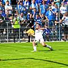 Mit dieser flachen Hereingabe, die zum 1:1-Ausgleich führte, krönte FC 08 Villingens junger Stürmer Leon Albrecht seine starke Leistung ...