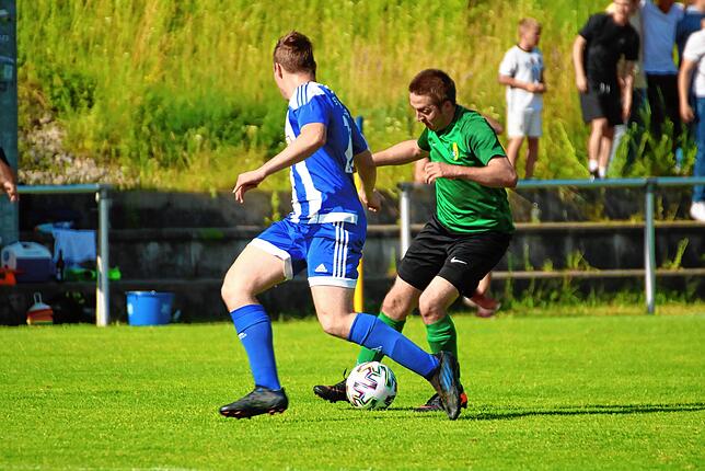 Bild 18: SV Herten II gewinnt Spitzenspiel beim SV Karsau mit 2:0 &ndash; und wir haben Bilder!