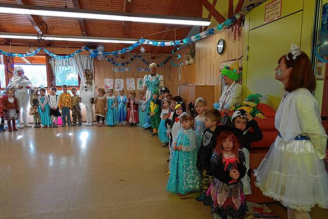 Bild 24: Bilder der Schulbefreiung in Wellendingen