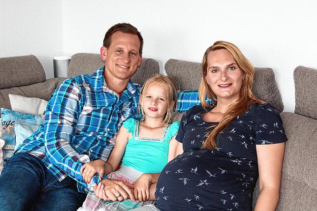 Sechs Wochen vor der Geburt fand der erste Gesprächstermin bei Christian, Aida und Maria Cretnik in Wahlwies statt. Die werdenden ...