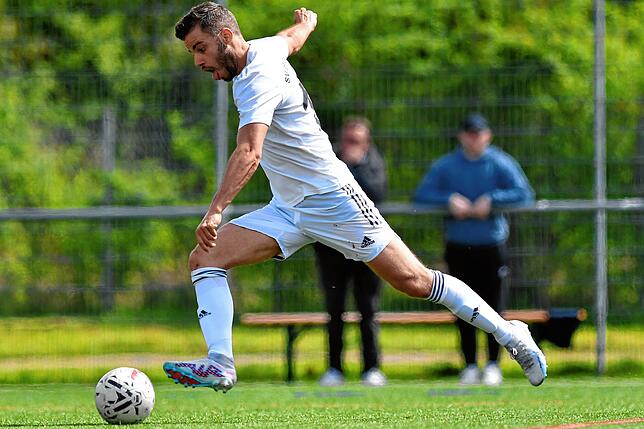 Duell der Torjäger: Am Samstag werden im Spitzenspiel der Landesliga auch die erfolgreichsten Torjäger aufeinander treffen. Auf dem Bild ...