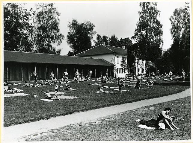 Das „Seeblatt“ schrieb zur Eröffnung des Strandbads am 30. Mai 1927: „Was hier in der Erhaltung der landschaftlichen ...